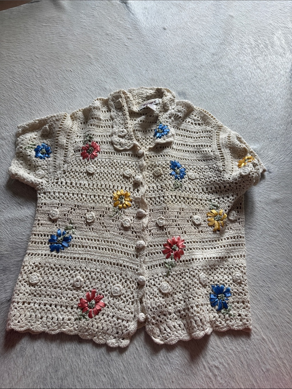 Vintage Cream Crochet Cardigan with Blue, Yellow, and Pink Flower Appliqués